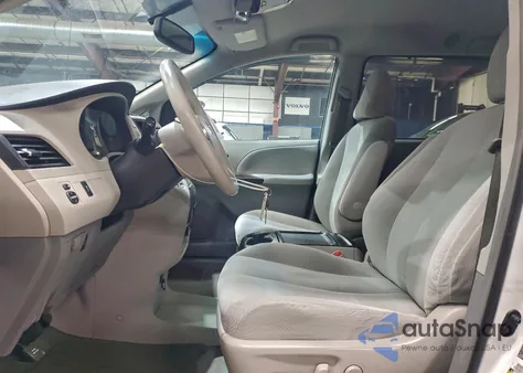 2014 Toyota Sienna Le z USA, uszkodzony, nr VIN 5TDKK3DCXES408017